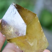 Цитрин природный кристалл