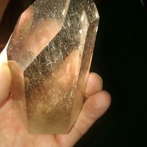 Рутиловый кварц (волосатик) кристаллами. Крупные размеры