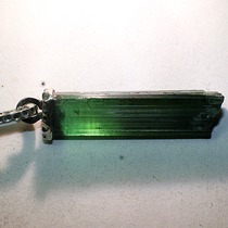 Кулон с Кристаллом Зеленого Турмалина.
