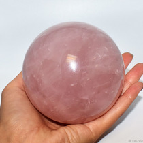 8.7 см. Шар из розового кварца (Мадагаскар). 100% природный камень