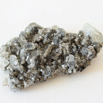 Друза кристаллов датолита, апофиллита и ильваита 