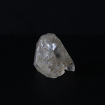 Данбурит, в значительной мере прозрачный кристалл сложной формы